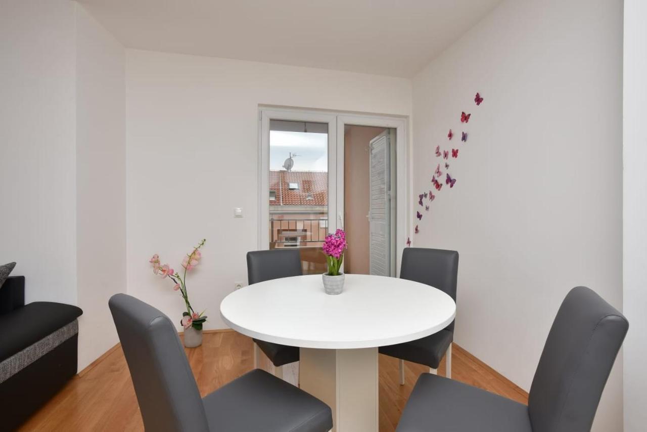 Apartment Anna A2+2 Макарска Екстериор снимка