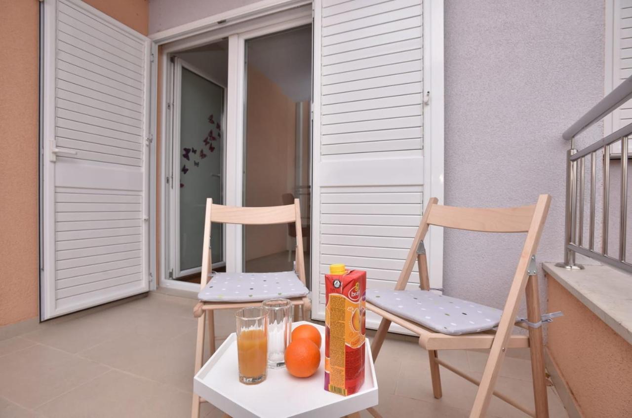 Apartment Anna A2+2 Макарска Екстериор снимка