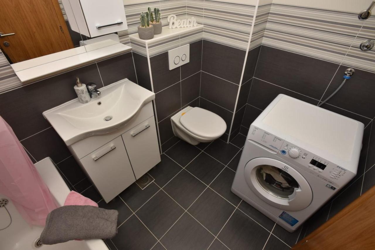 Apartment Anna A2+2 Макарска Екстериор снимка